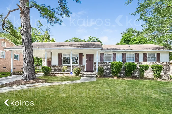 3 bed, 1.5 bath, 1056 sqft, $1,720 — Photo 1