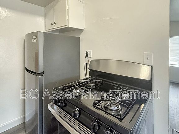 4th image of 1865 Powell St APT 12