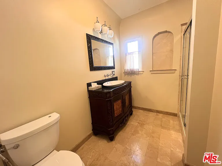 2652 S Bedford St — Photo 14