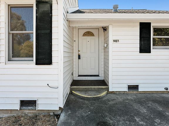 3rd image of 908 Mendocino Drive