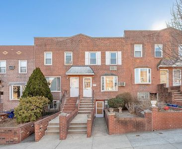 2013 26th St, Astoria, NY, 11105