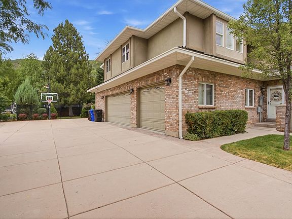 4th image of 1963 Maple Hollow Way