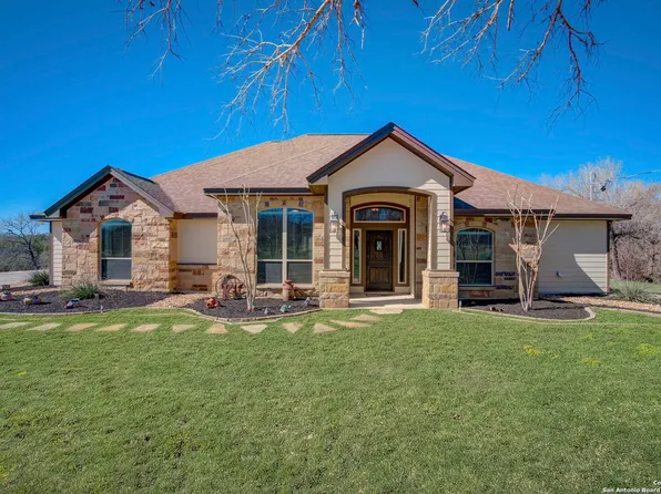 817 PADDY RD, Floresville, TX 78114