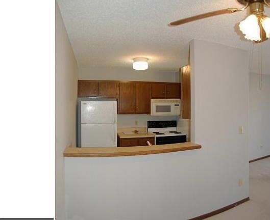 2nd image of 2466 Cobble Hill Alcove Unit B