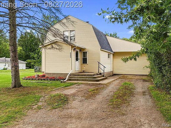 3rd image of 5363 Sitka St