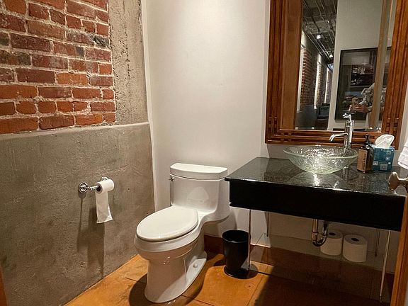 4th image of 1502 Jones St Penthouse 2