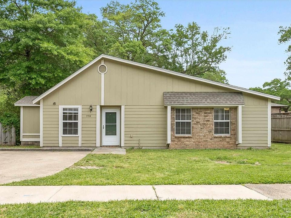 1st image of 7704 Brook Meadow Pl