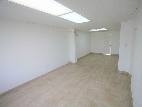 3rd image of 16318 Northern Blvd