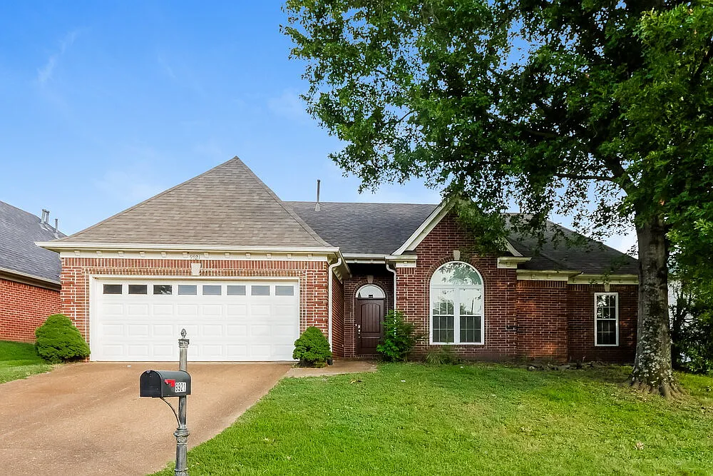 3 bed, 2.0 bath, 1500 sqft, $1,740 — Photo 1