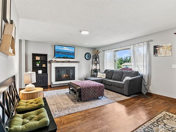 5th image of 4718 78th Street E