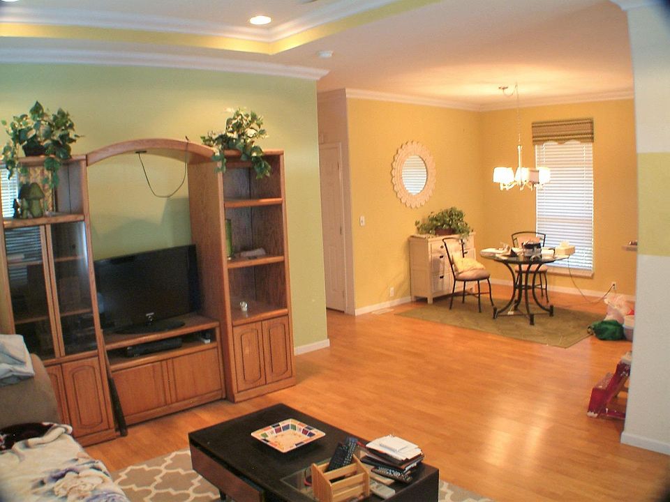 1st image of 495 Chateau La Salle Dr #495
