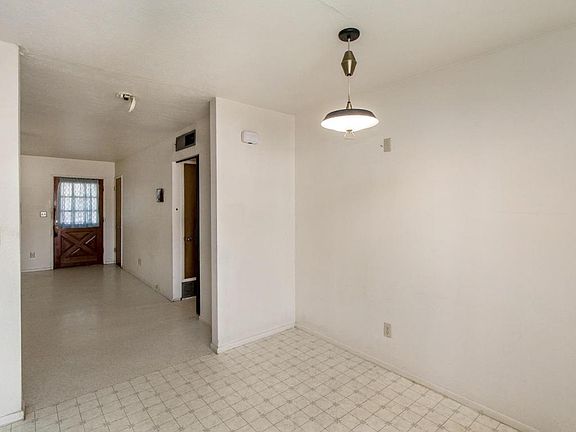 5th image of 1116 N La Siesta Dr
