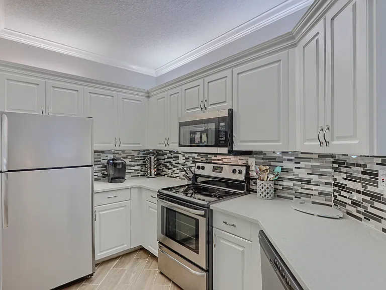 400 Uno Lago Dr #204 — Photo 18