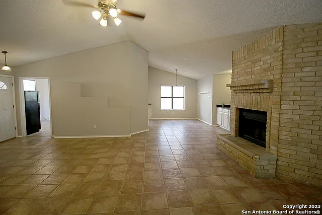 13942 Chisom Creek St — Photo 4