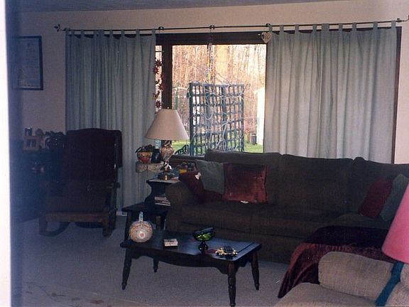 5th image of 324 Elm St