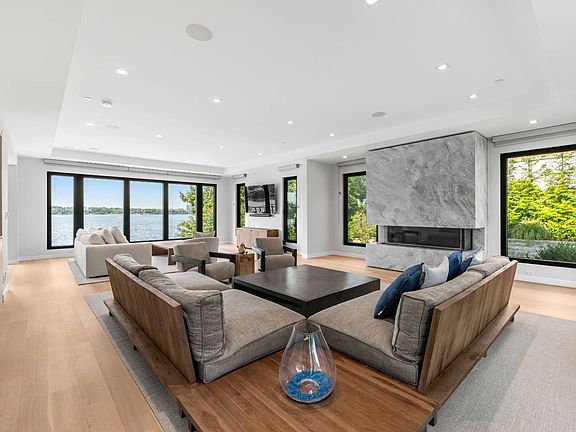 5th image of 4 Shore Cliff Pl