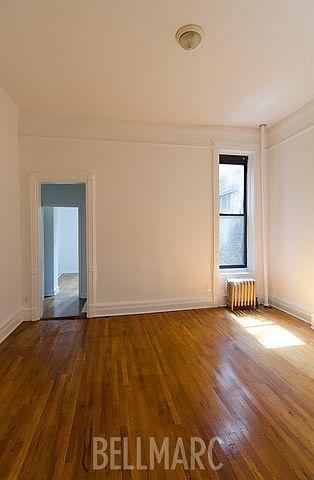 1st image of 452 W 57th St APT 1RW