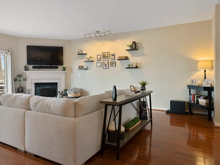 3450 Golden Ave #14 — Photo 5