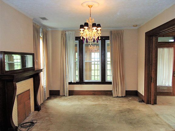 5th image of 880 S Champion Ave