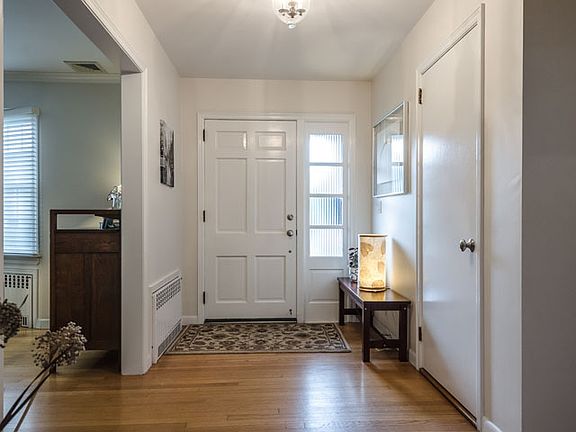 3rd image of 255 Park Ave W