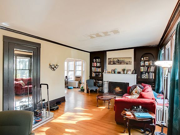3rd image of 1253 Ashland Ave