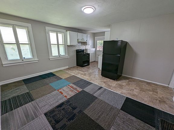 2nd image of 5652 Helen Ave