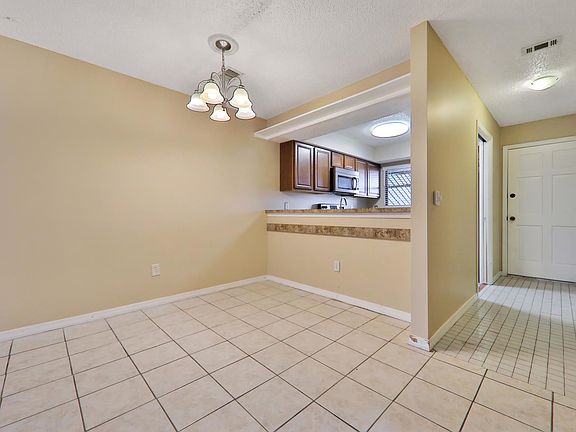 4th image of 11566 Oak Water Trl