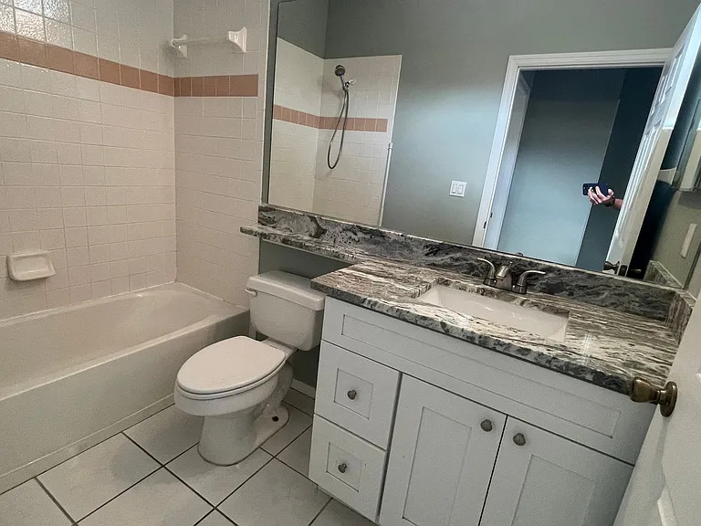 210 41st St NE — Photo 12
