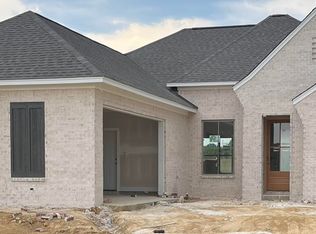 384 W Park St, Canton, MS 39046