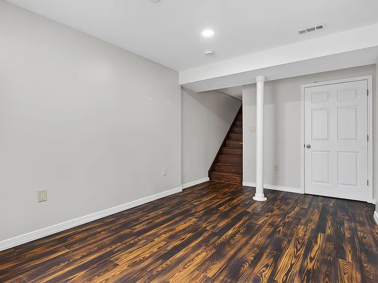 1772 Fairbank Ln — Photo 13