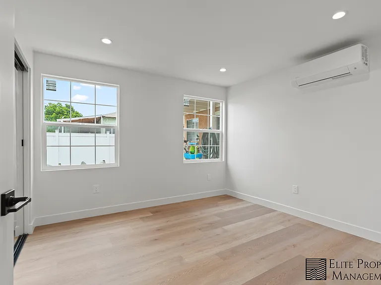 6418 Paramount Blvd #1/2 — Photo 12