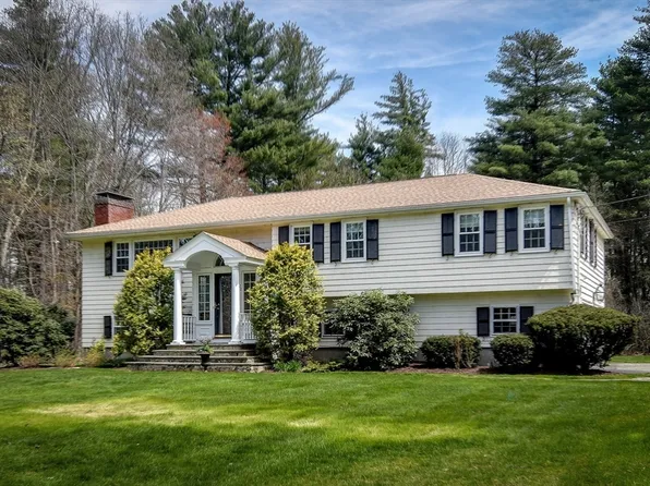 22 Edgewater Dr, Dover, MA 02030