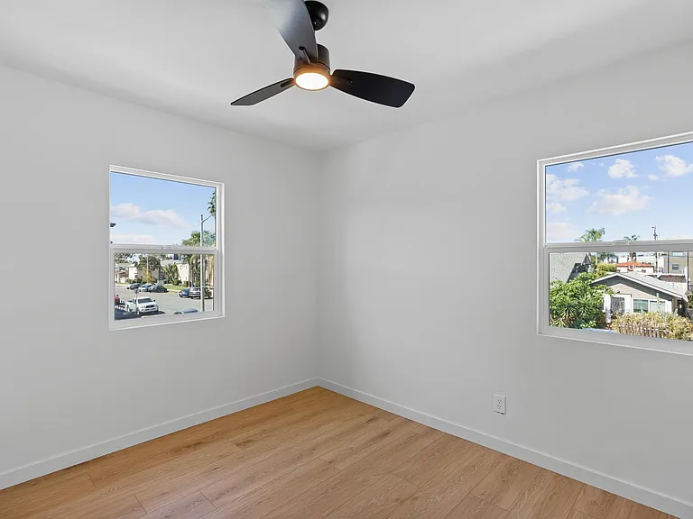 4451 Illinois St — Photo 18