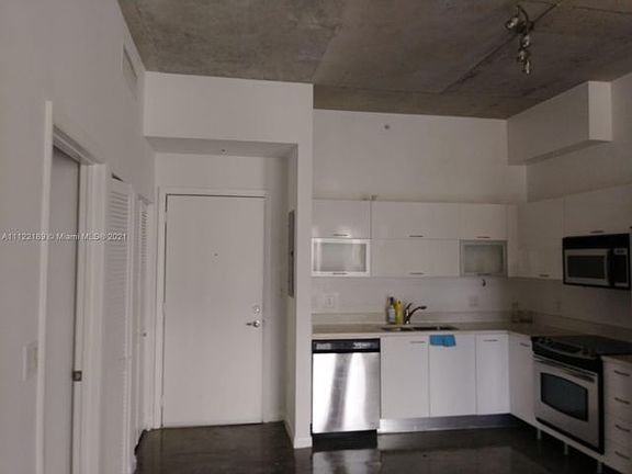 5th image of 133 NE 2nd Ave APT 1207