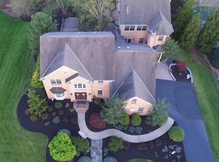 1250 Stonehenge Dr, York, PA