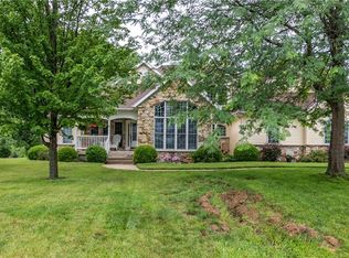 16 Bradford Hls, Sullivan, IL 61951