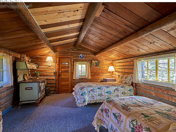 Bedroom/Main Room