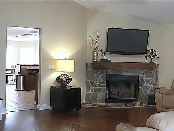 4th image of 1538 Twin Pines Cir