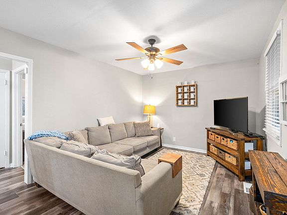 3rd image of 1242 Greenfield Dr