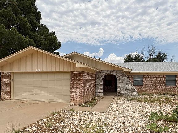 2nd image of 717 La Fonda Dr