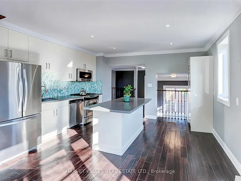 58 Sandford Ave — Photo 7
