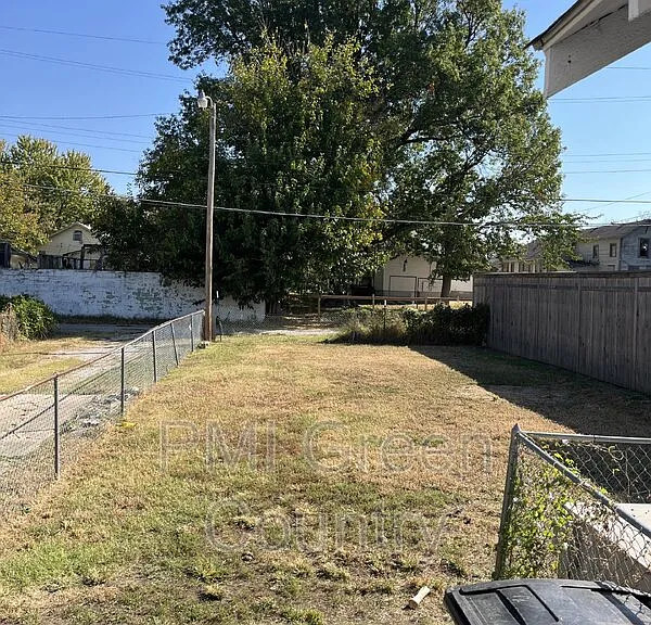 413 S Victor Ave — Photo 9