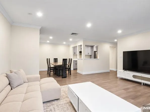 100 Crown Court #461, Edgewater, NJ 07020