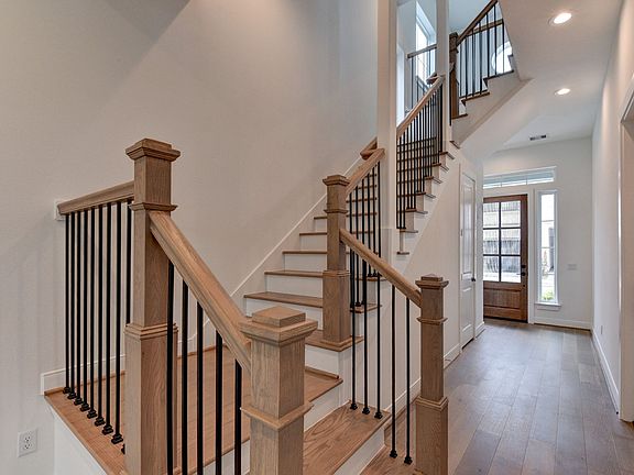 3rd image of 3507 Bridgewater Oaks Ln