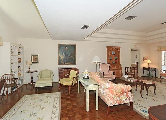 3rd image of 818 King Bird Ct