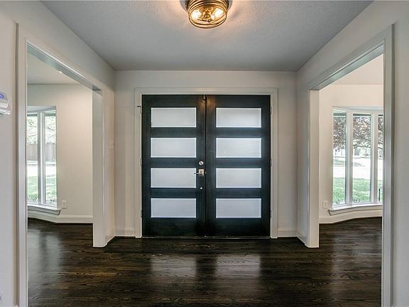 3rd image of 4211 Shady Hill Dr