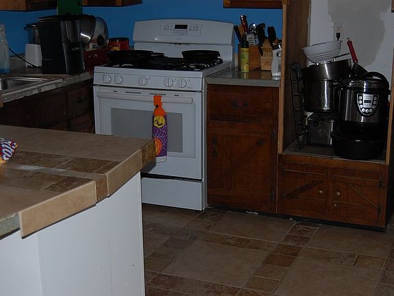 4th image of 2819 Wayne Ave