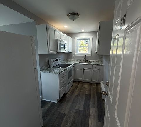 3rd image of 7 Malden St #2R