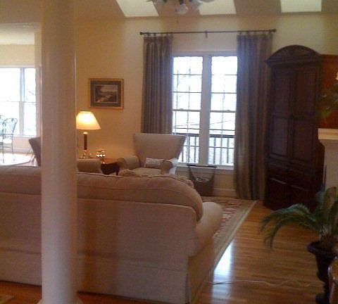 3rd image of 3082 Pickett Ln