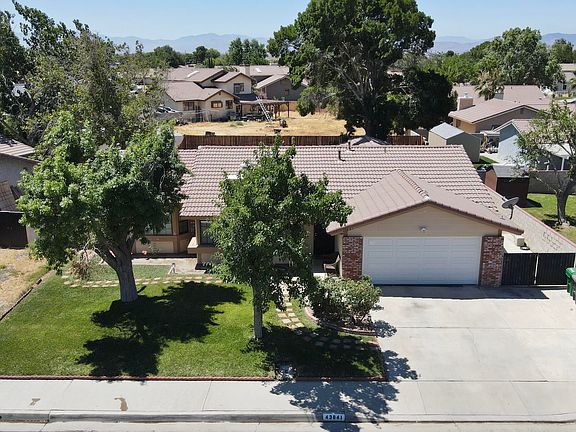 2nd image of 43841 Santa Rosa Cir